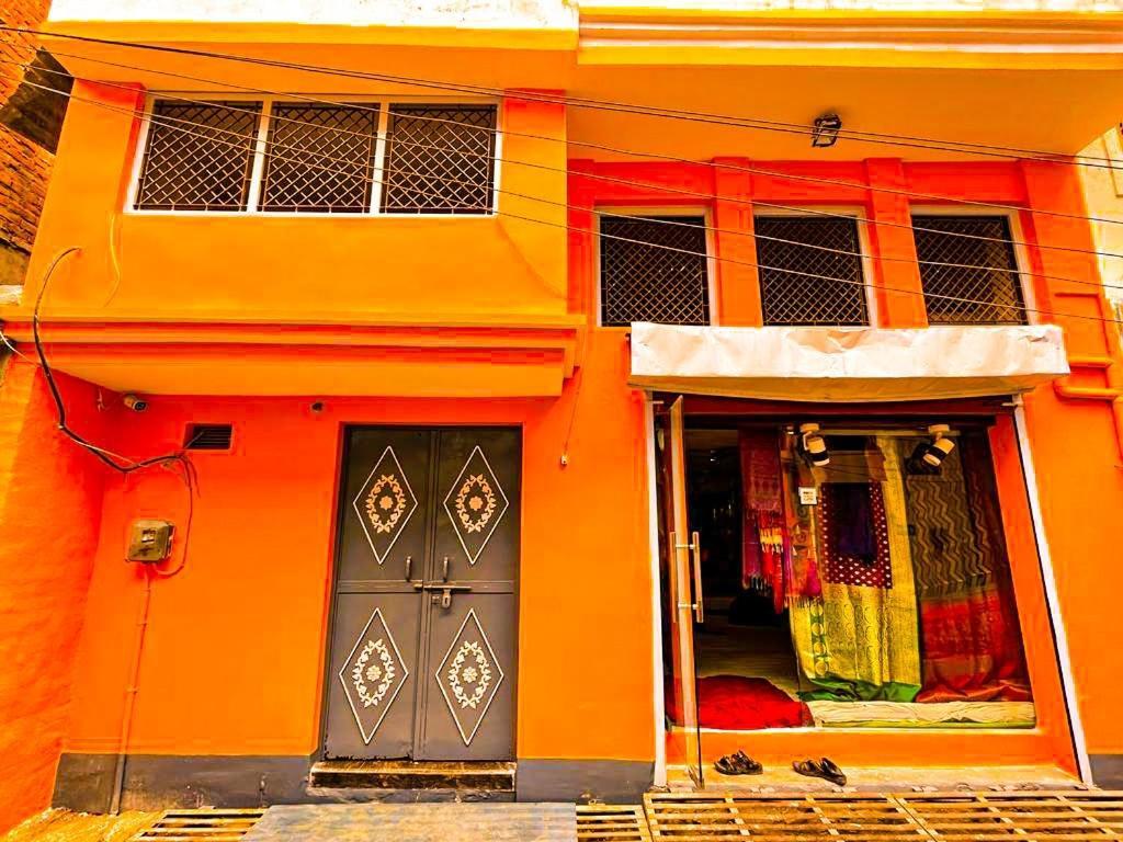 La Vaca India Varanasi Exterior photo